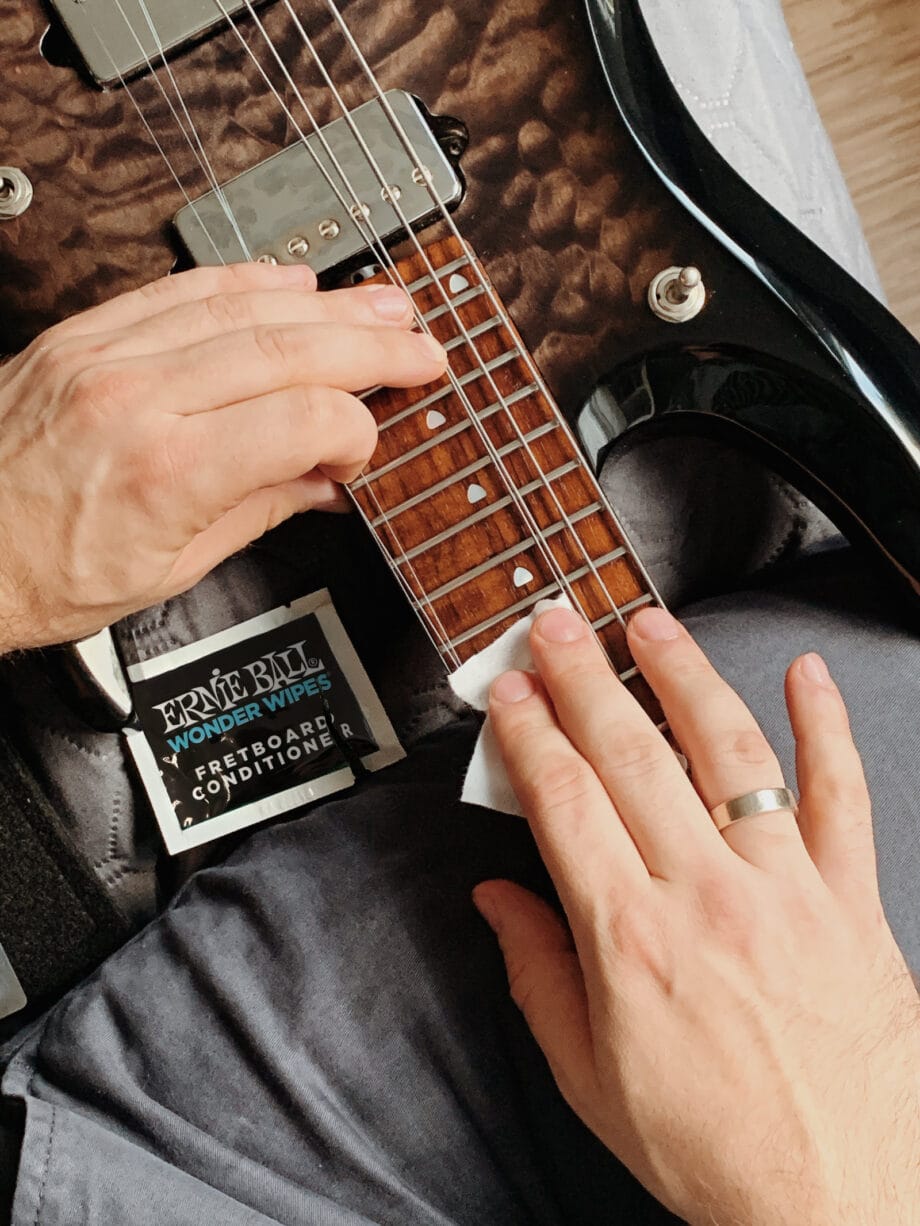 ernie ball wonder wipes fretboard conditioner ściereczki do podstrunnicy