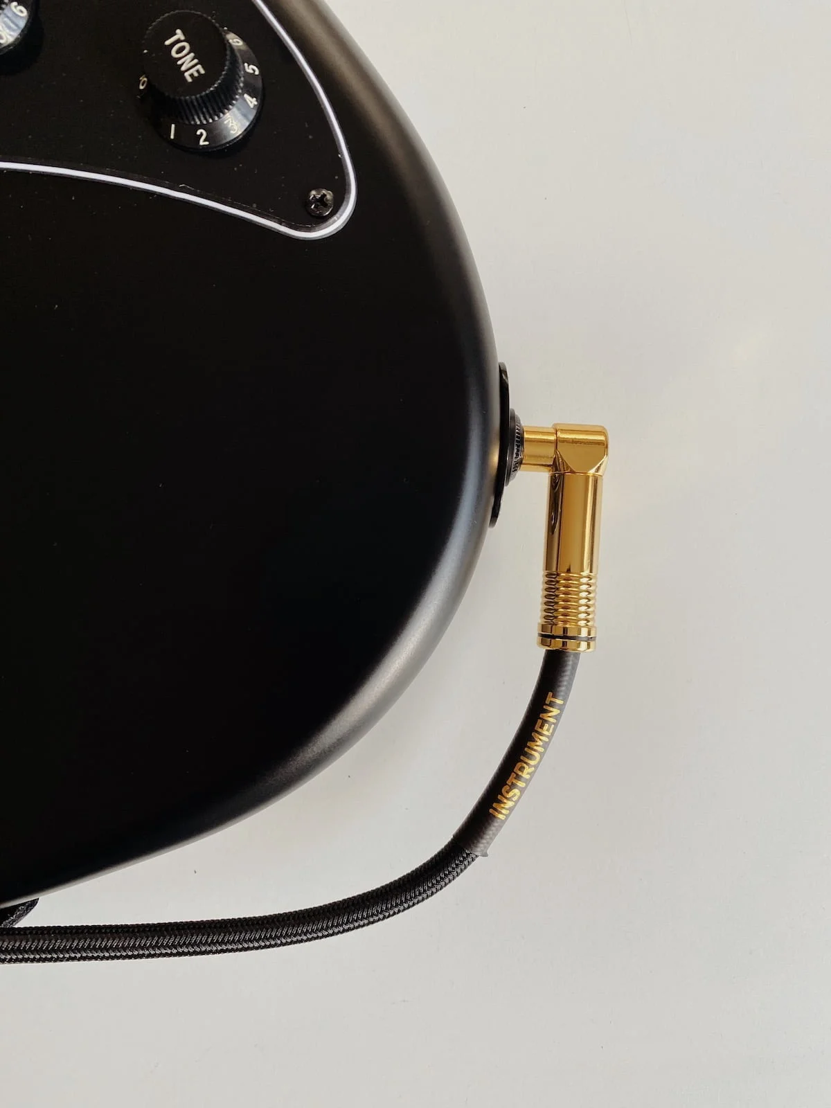 Ernie Ball Black kabel gitarowy / instrumentalny 7.62 m