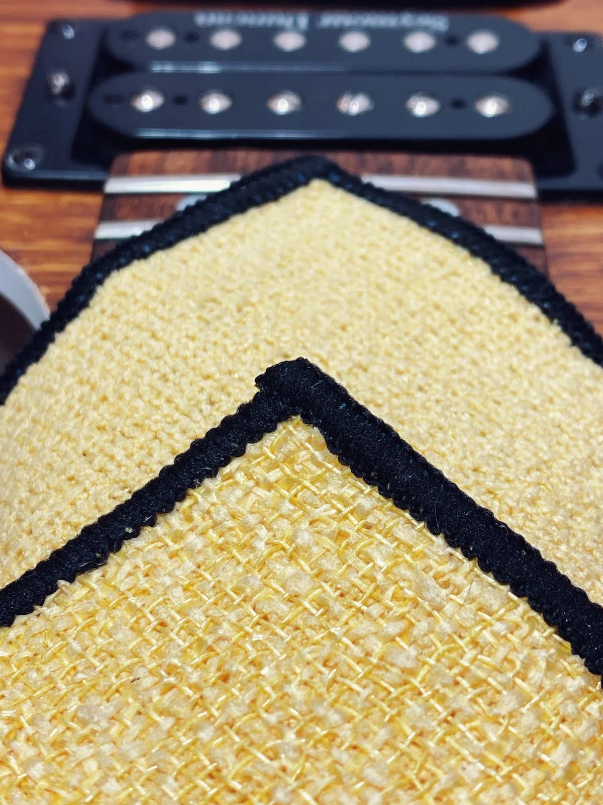 Music Nomad Zestaw do czyszczenia podstrunnicy - ściereczka