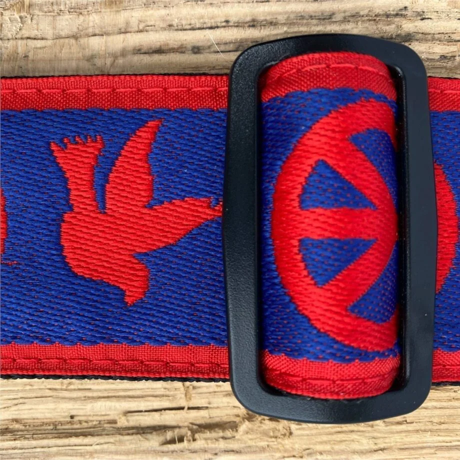 Ernie Ball Peace Love Dove Red and Blue pasek do gitary