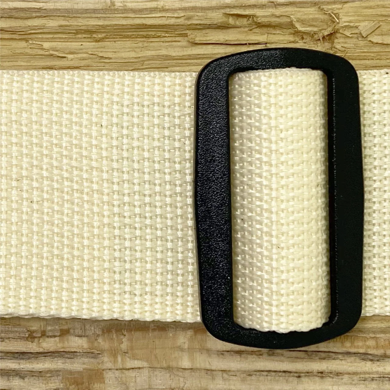 Ernie Ball Cream and Black pasek do gitary