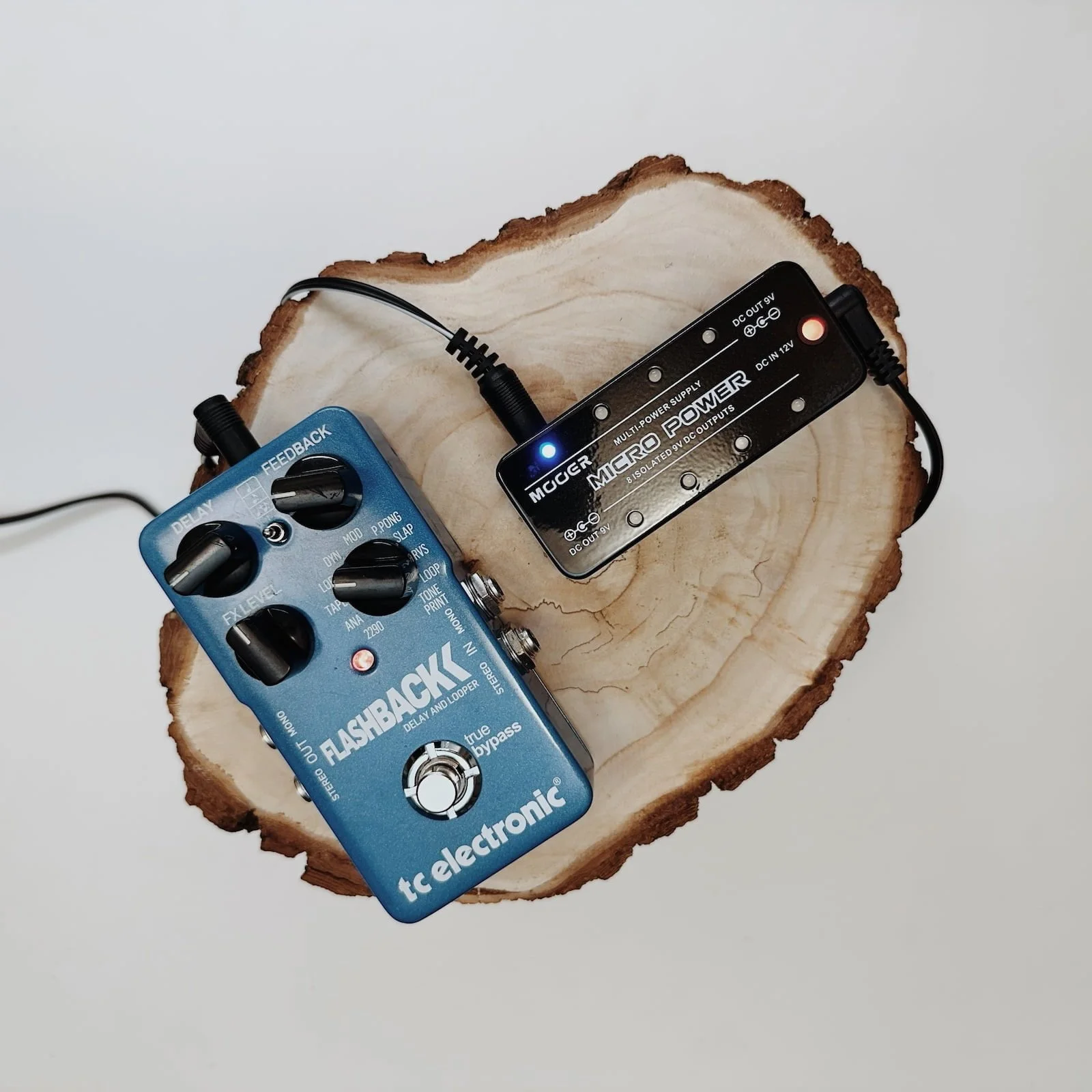 Mooer Micro Power 8x300mA zasilacz do efektów