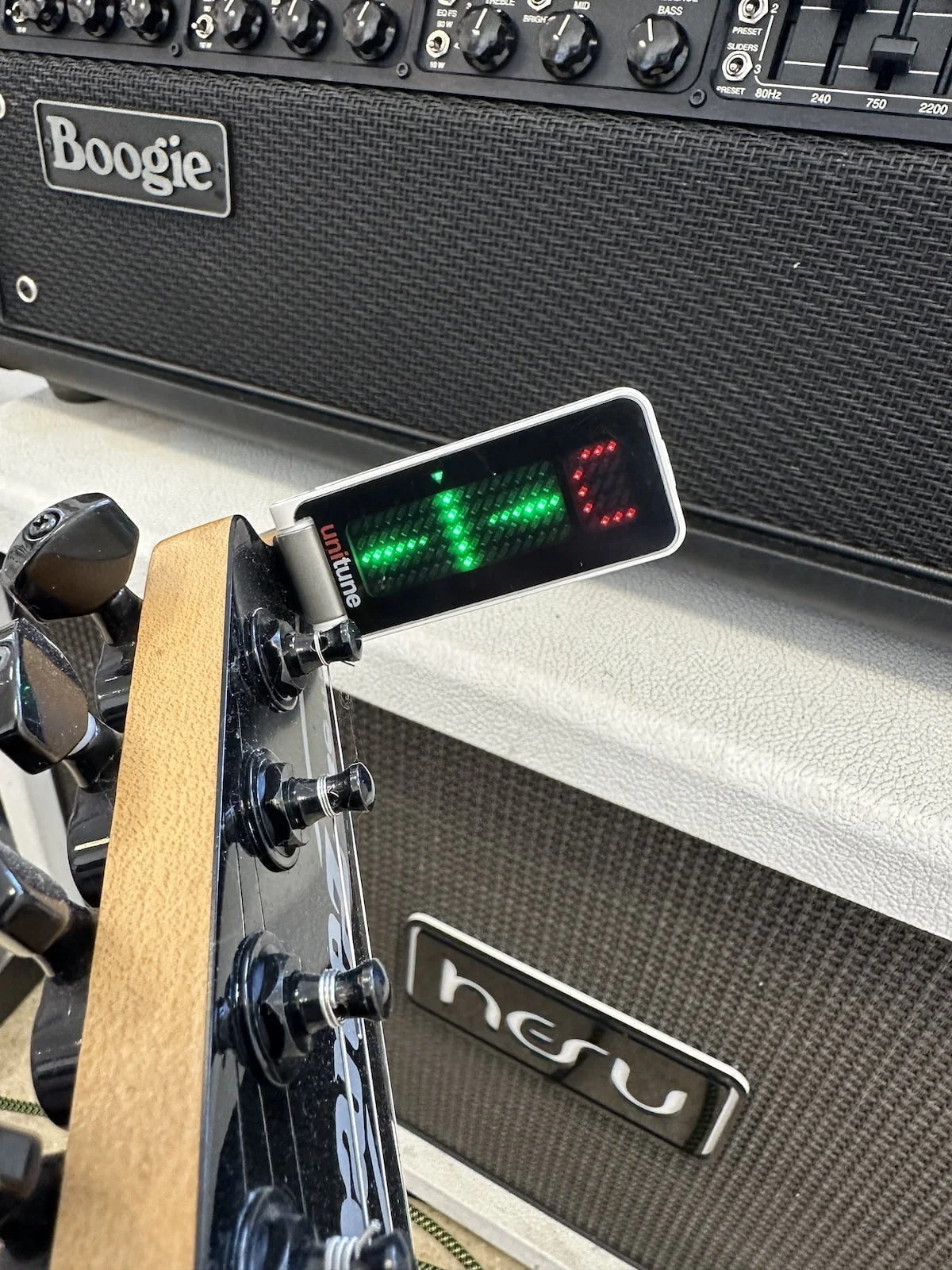 TC Electronic UniTune Clip tuner