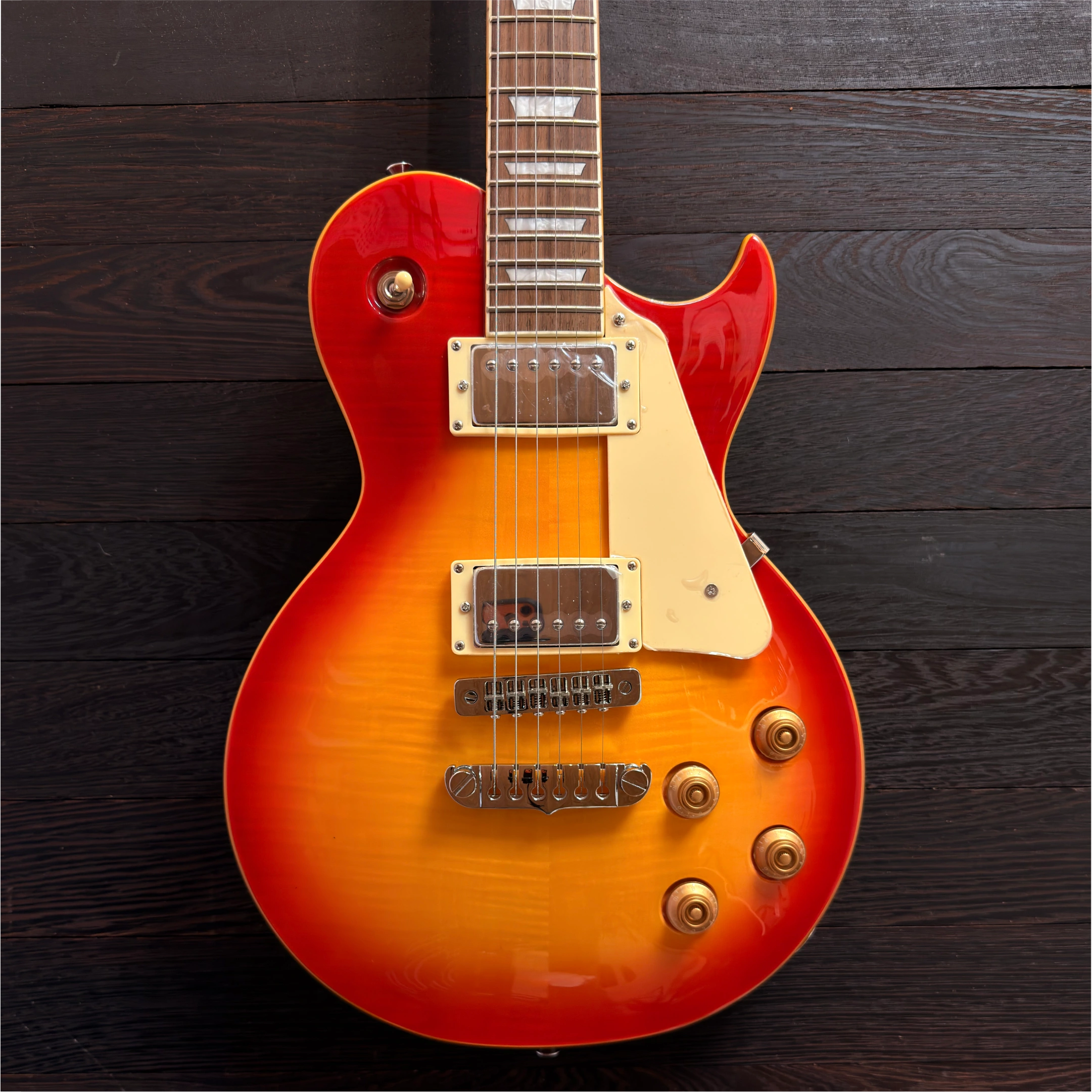 Aria Pro II PE 590 STD AGCS Aged Cherry Sunburst gitara elektryczna