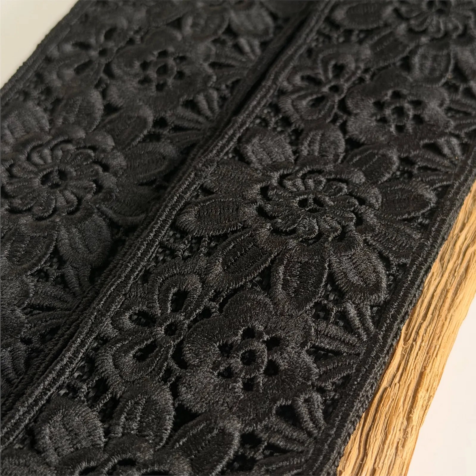 EB5438 Ernie Ball Daisy After Dark pasek do gitary